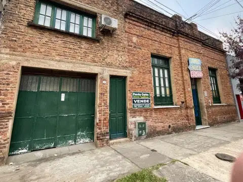 Importante casa ubicada sobre calle San Martín al 200