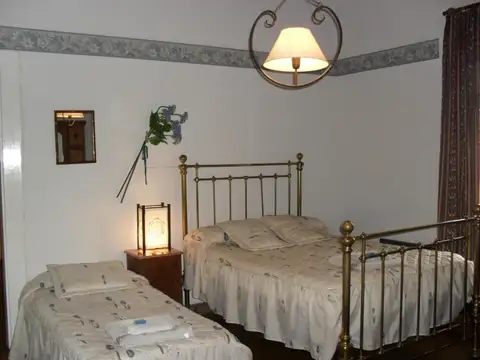 Casa en venta de 6 dormitorios apto institucional en barrio America, Roldan
