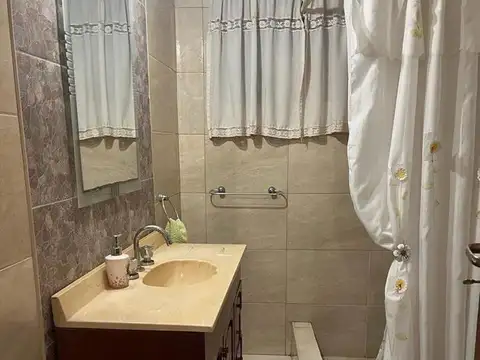 Castelar Norte chalet en venta 5 ambientes