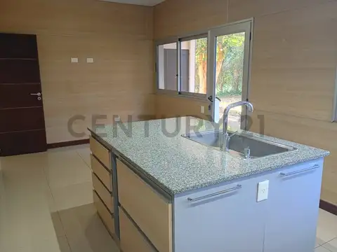 Casa en Alquiler en Fincas de Iraola I
