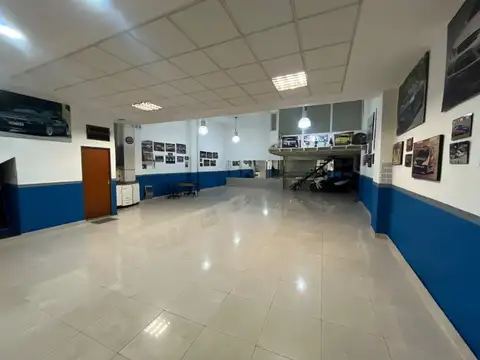 Excelente Local Comercial en Alquiler | Amplios Espacios | Ubicación Estratégica en Flores.