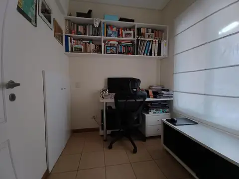 Casa en barrio privado en Villa del Parque con Seguridad 24 hs