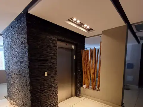 MONOAMBIENTE AL FRENTE IMPECABLE-MONSERRAT