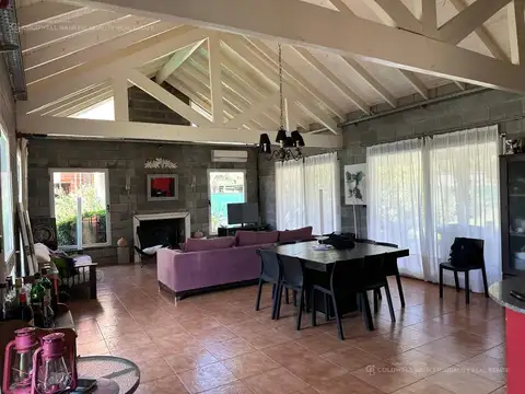 Casa 3 ambientes con 2 baños