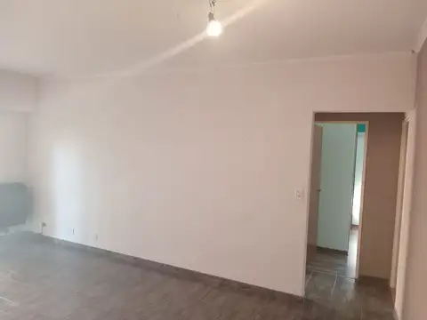 Buen 3 amb c/ baño y toilette, balcón. Complejo c/ piletas, canchas, SUM, parrillas, seguridad 24 hs