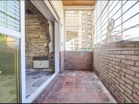 VENTA DE CASA 4 AMBIENTES |   178 M2 EN FLORESTA | ACEPTA PERMUTA