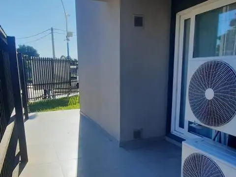 Depto Tipo Casa 4 ambientes con 2 baños