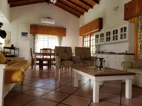 Casa 3 ambientes con piscina La Armonía