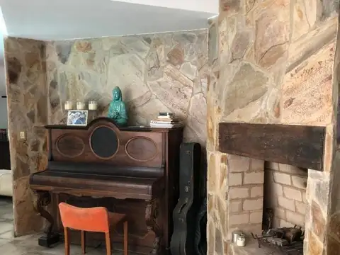 Casa en Venta con 4 cocheras