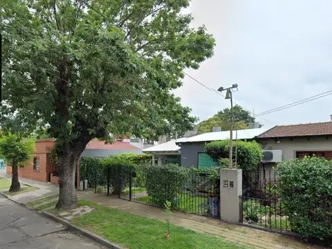 Venta casa San Isidro, Boulogne, 1 planta 3 dorm, jardin y pileta