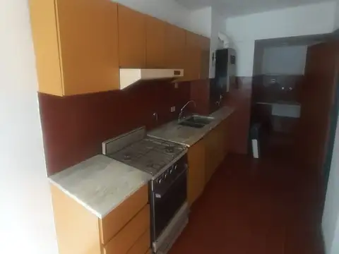 Se alquila departamento de dos dormitorios, muy  luminoso, excelente ubicación.