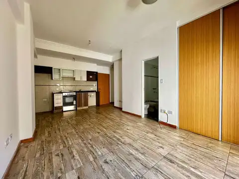 MONOAMBIENTE  C/BALCÓN - 2 baños ( 4 Años antig)