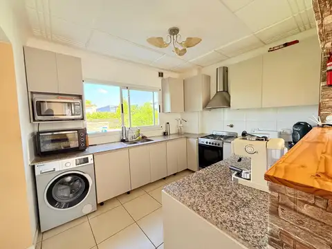 Casa en Venta con 5 cocheras