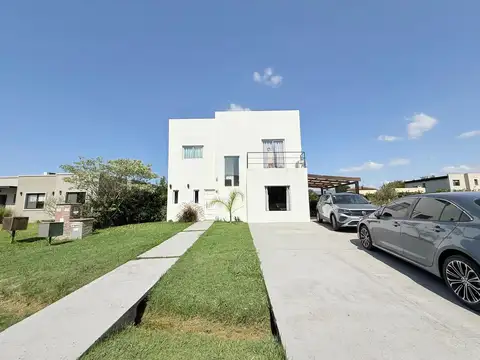 12 de Octubre 56500 Barrio Privado Los Arces, Pilar