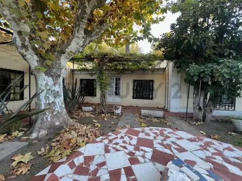 Casa 6 ambientes con 1 baño