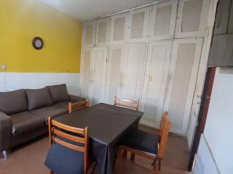 Casa 2 ambientes con 1 baño