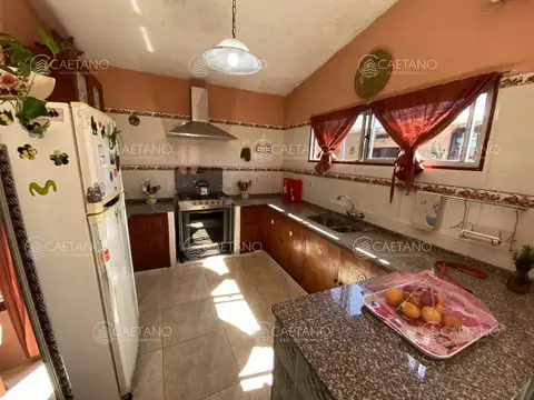 Casa 2 ambientes con 1 baño