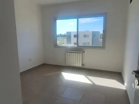 Casa en Alquiler con 1 cochera