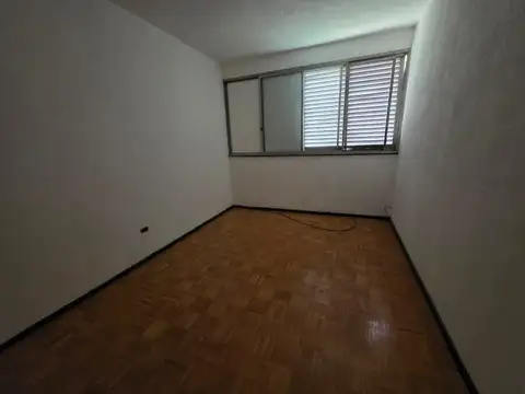 En Venta en Ciudad Jardin Departamento de 3 Ambientes con Balcon Corrido F: 10664