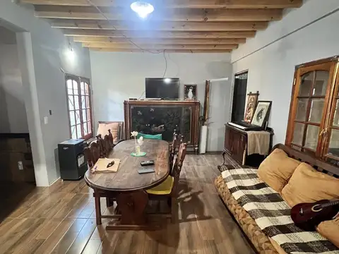 Casa 6 ambientes con 3 baños