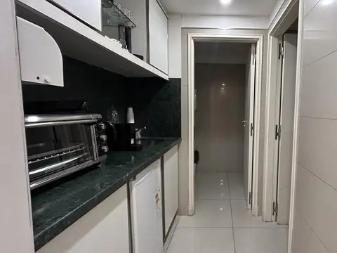 Oficina Monoambiente con 4 baños