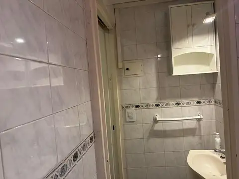 Venta local a la calle con sótano Belgrano