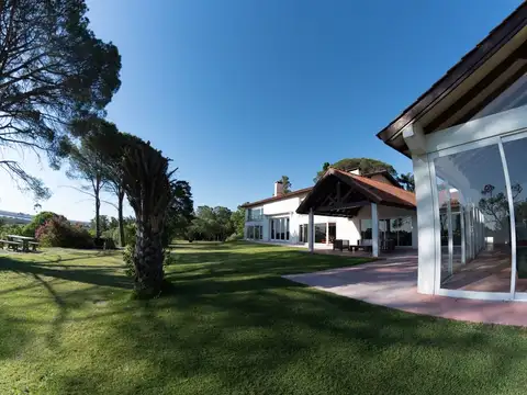 Venta casa y campo de 116 hectáreas en Melilla