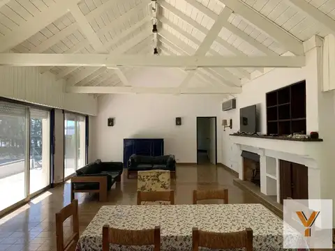 Casa en venta - 4 Dormitorios 3 Baños - 115.000Mts2 - Tigre