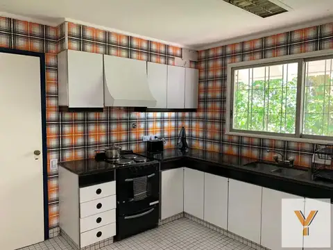 Casa 6 ambientes con 3 baños