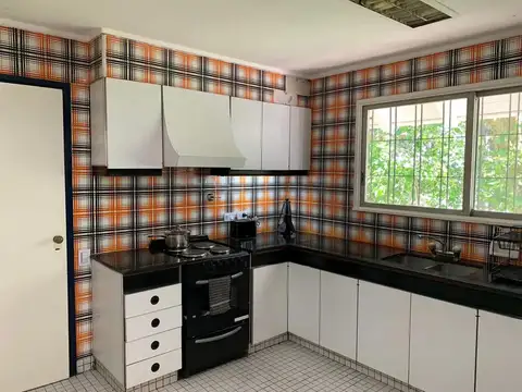Casa 6 ambientes con 3 baños