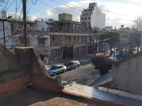 Casa 5 ambientes con 1 baño