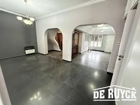 Casa 4 ambientes con 3 baños