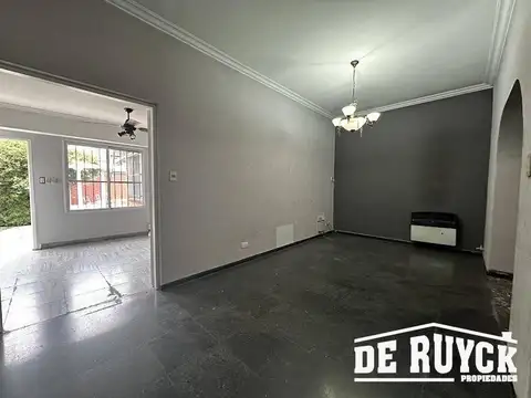 Casa en Venta con 1 cochera