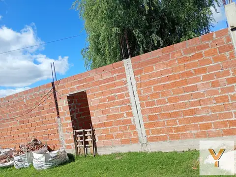 Magallanes e/ Rio Hondo y Ombú