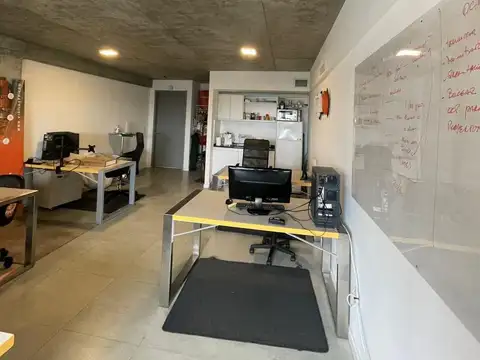 Oficina en Alquiler en Olivos Vias/Rio, USD 850