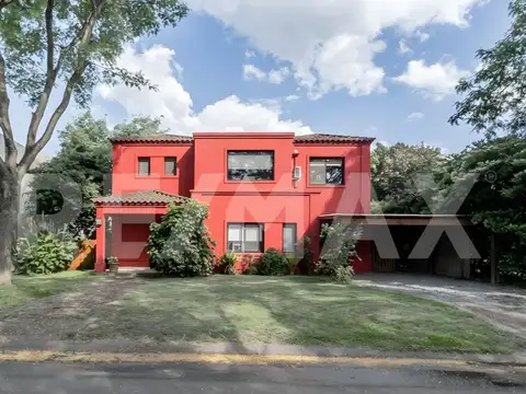 Casa en Venta con 2 cocheras