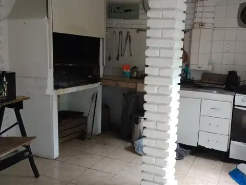 Casa 5 ambientes con 1 baño