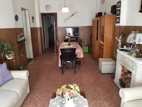 Casa 7 ambientes con 3 baños