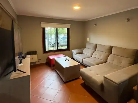 Casa 8 ambientes con 3 baños