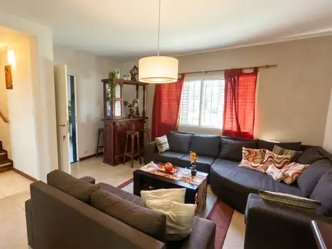 DÚPLEX EN VENTA DE 3 DORMITORIOS EN VILLA ELISA