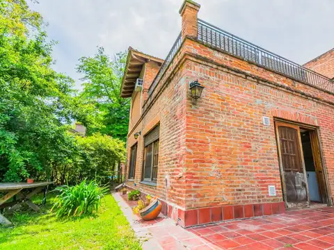 VENTA CASA DOS PISOS EN DEL VISO