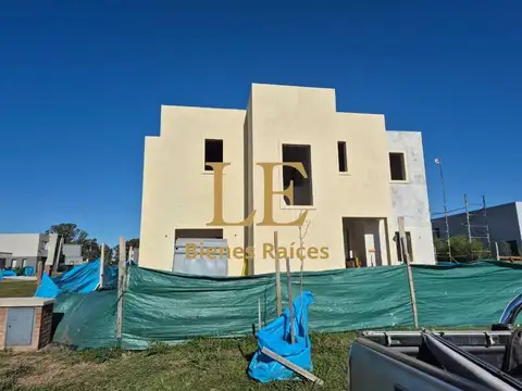 Venta casa en el Barrio Santa Elisa, Pilar del Este. Pilar