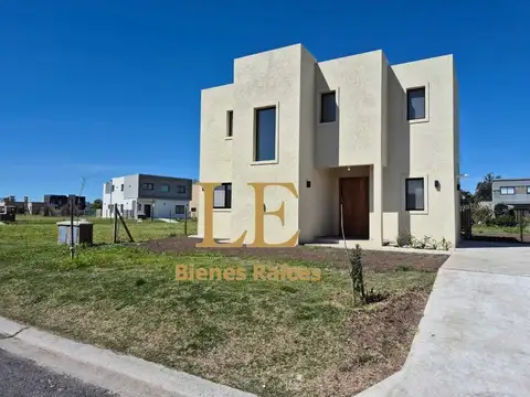 Venta casa Pilar del Este, Santa Elisa