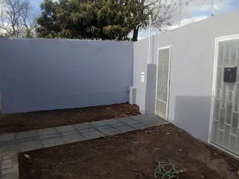 Casa en Alquiler en Granadero Baigorria, $ 480.000