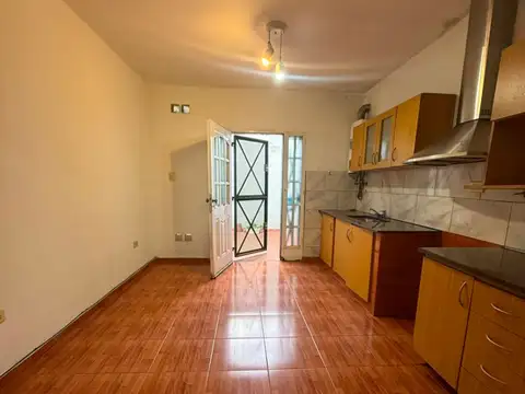 Depto Tipo Casa en Alquiler de 3 ambientes