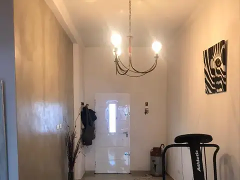 Hermosa casa americana con piscina, totalmente reciclada 