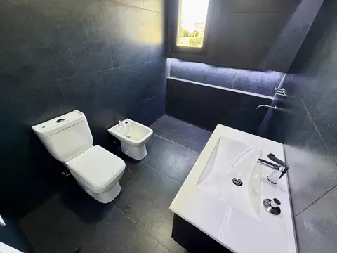 Casa en Venta con 4 cocheras