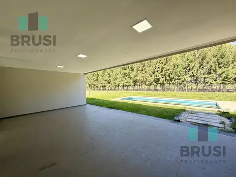 Casa 4 ambientes con 2 baños