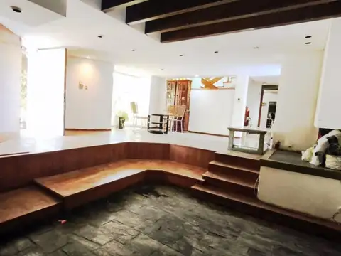 Venta-Casa Quinta a Reciclar-Villa Luzuriaga