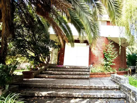 Venta-Casa Quinta a Reciclar-Villa Luzuriaga
